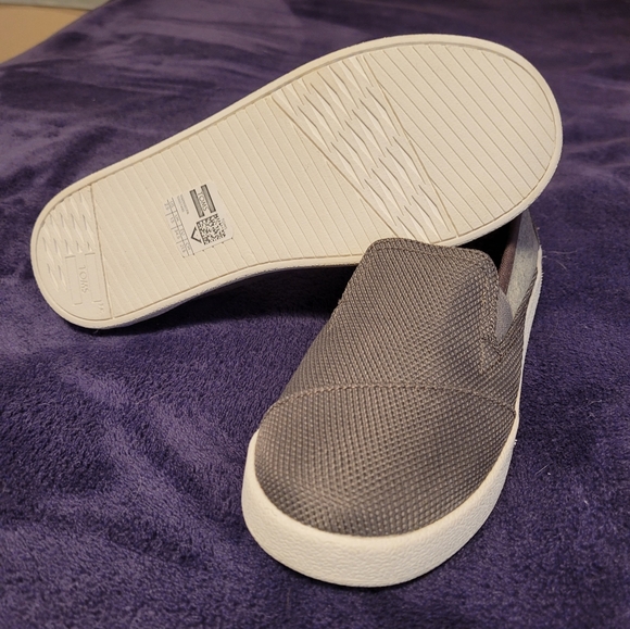 Kids Toms - Picture 1 of 4